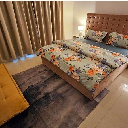 Splendid Villa Rooms Near Dubai Airport Buitenkant foto